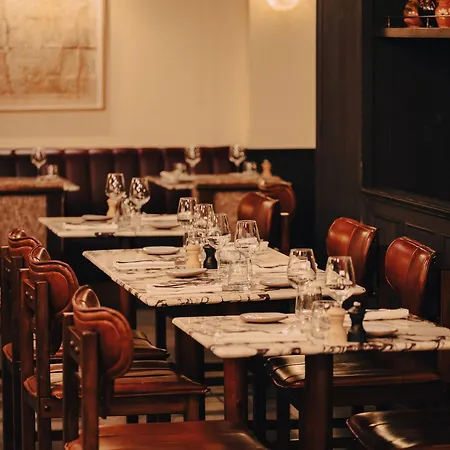 Hotel Le Fitz Roy, A Beaumier